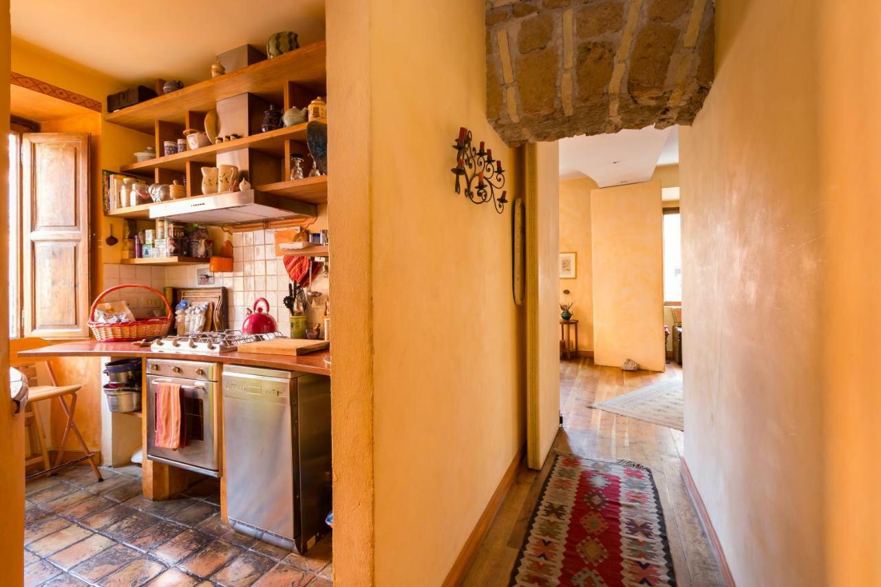 Charming Colosseum Apartment Rom Exteriör bild